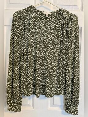 RW&CO. Olive and White Printed Long-Sleeve Blouse